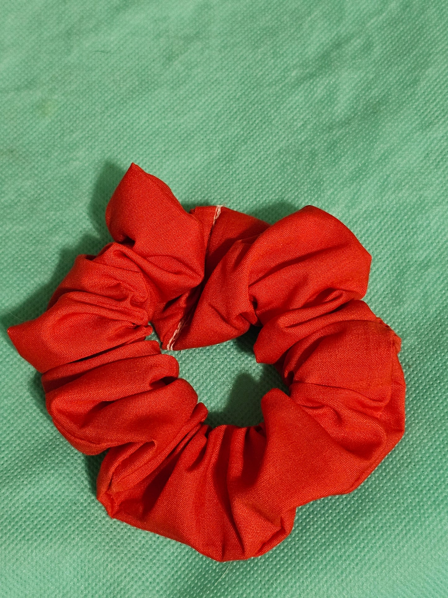 Standard red scrunche