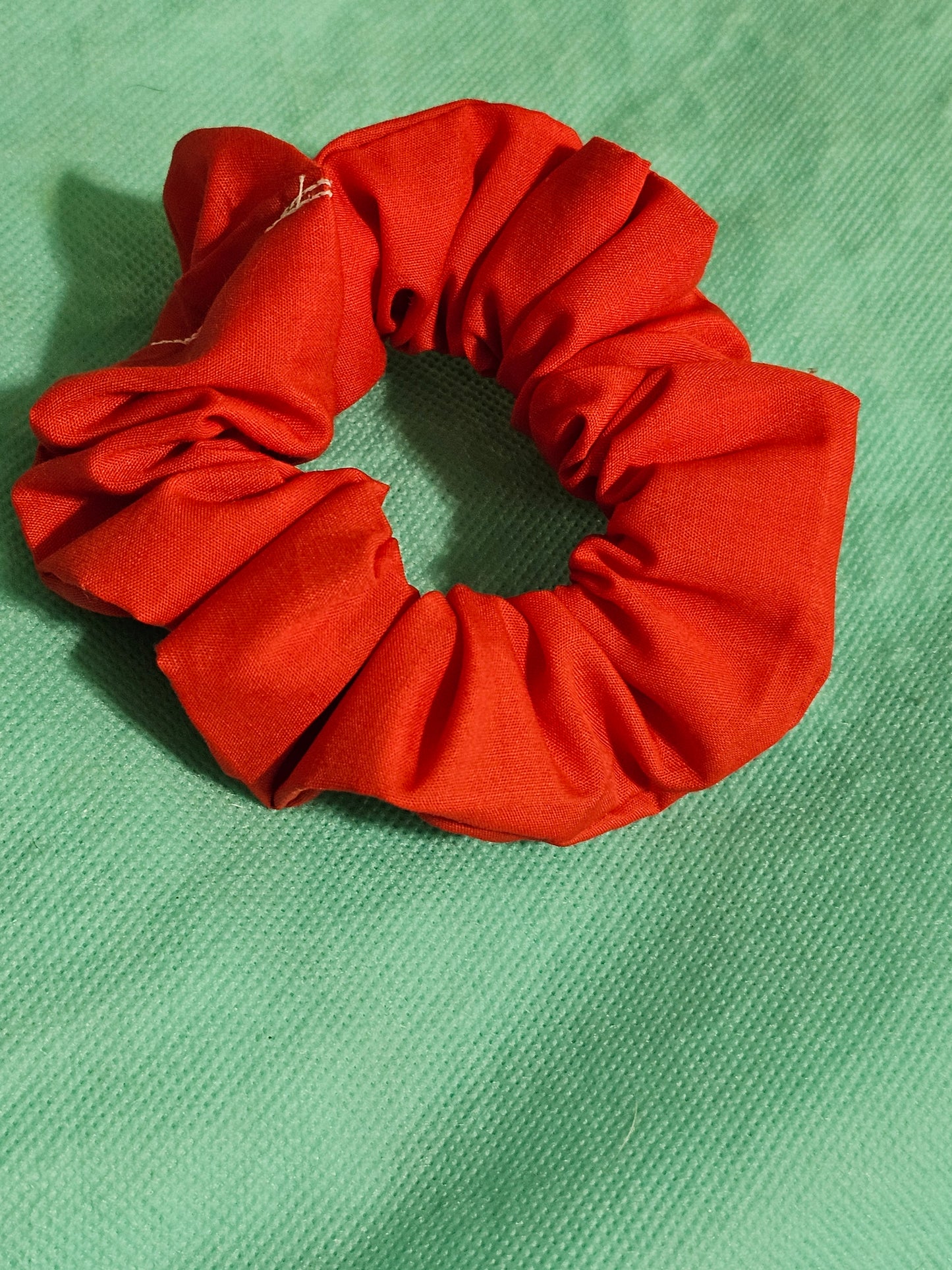 Standard red scrunche