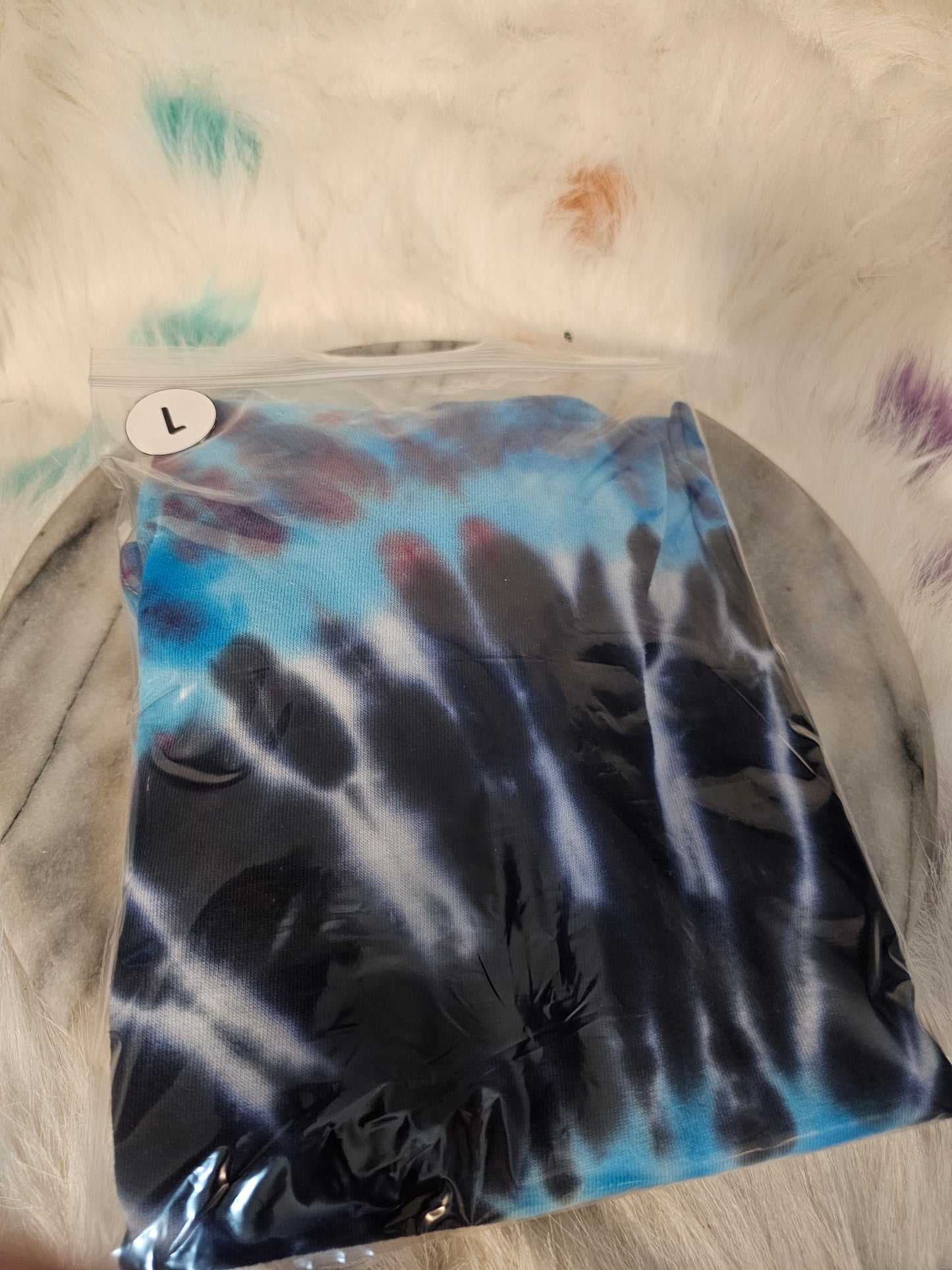 Size L 100% cotton blue and black tie die tshirt