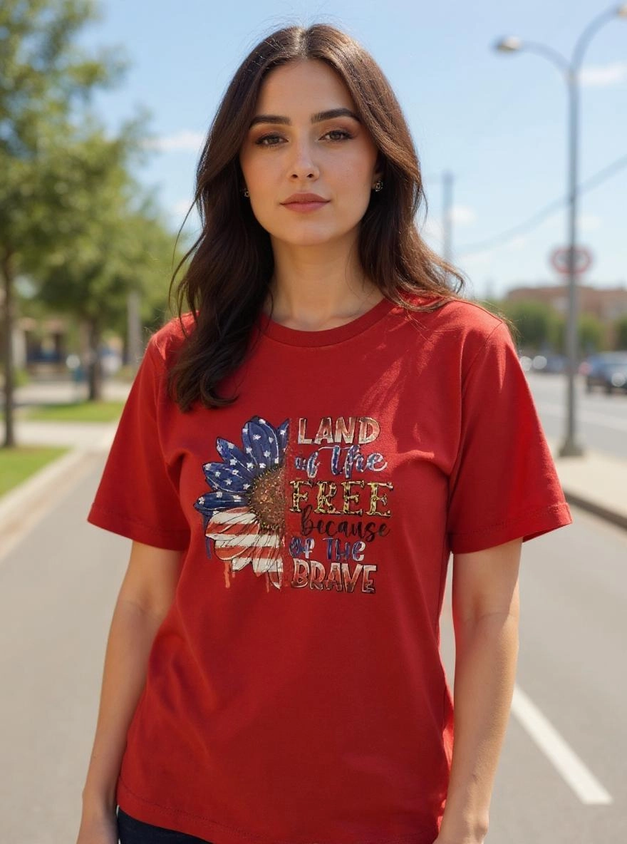 Size 2X 100% cotton Red Land of the free Tshirt