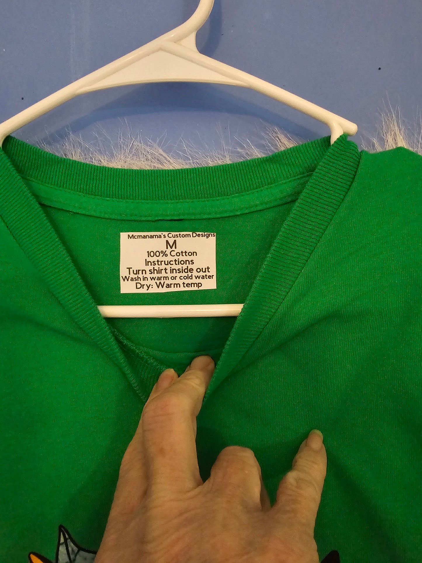 Size M 100%cotton Green My favorite person calls me mama