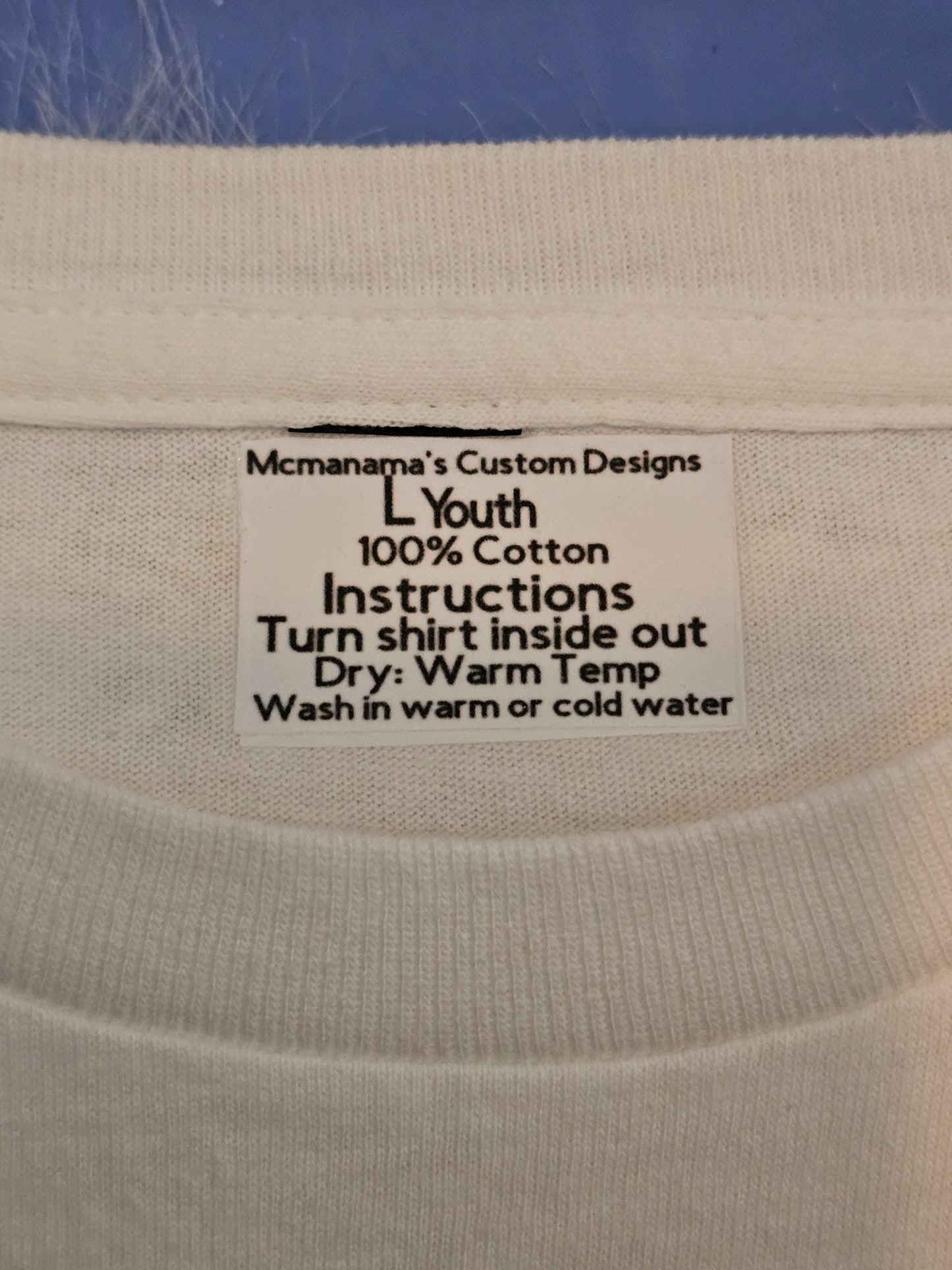 Size L youth 100% cotton White America land of the free Tshirt