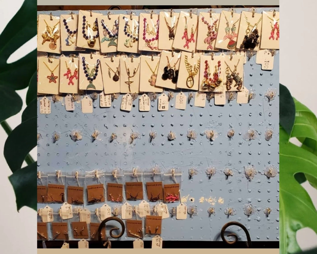 Mcmanama's Custom Designs   Handmade Jewelry  Necklaces & earrings