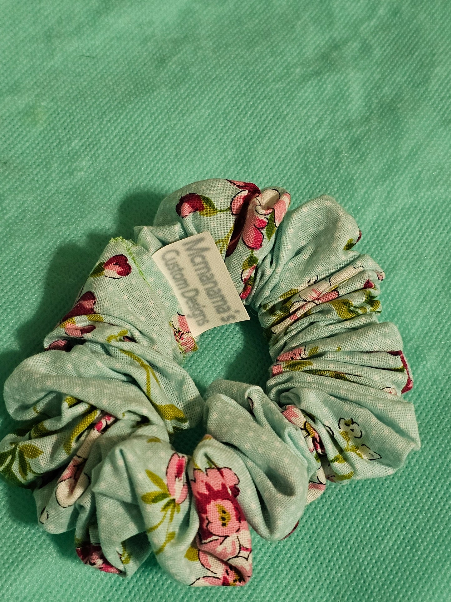 Standard light flower scrunche