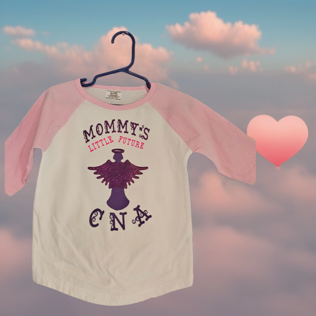 Size 4T Toddler Mommy's little CNA Tshirt