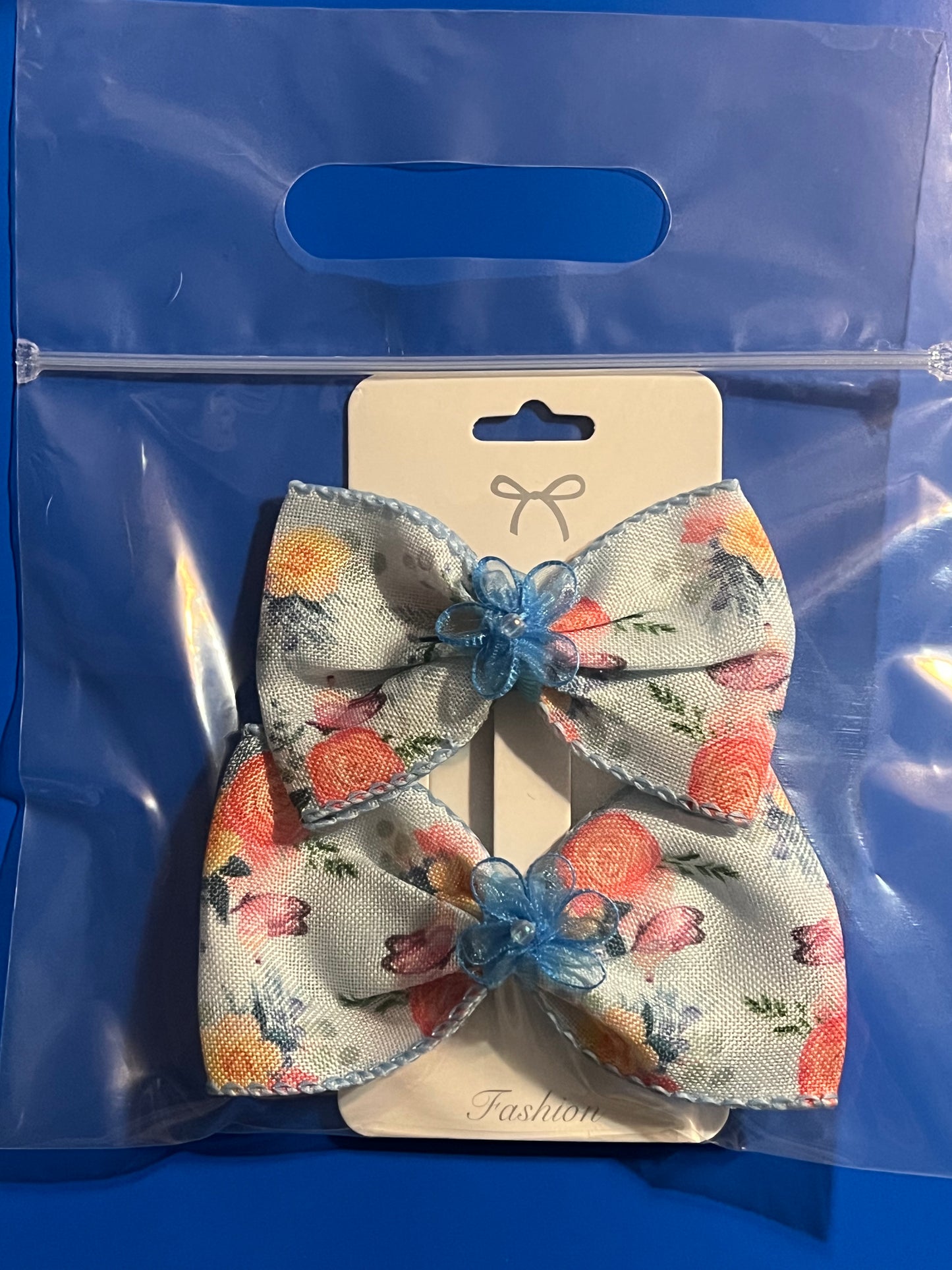 2 blue flowers Hair bows