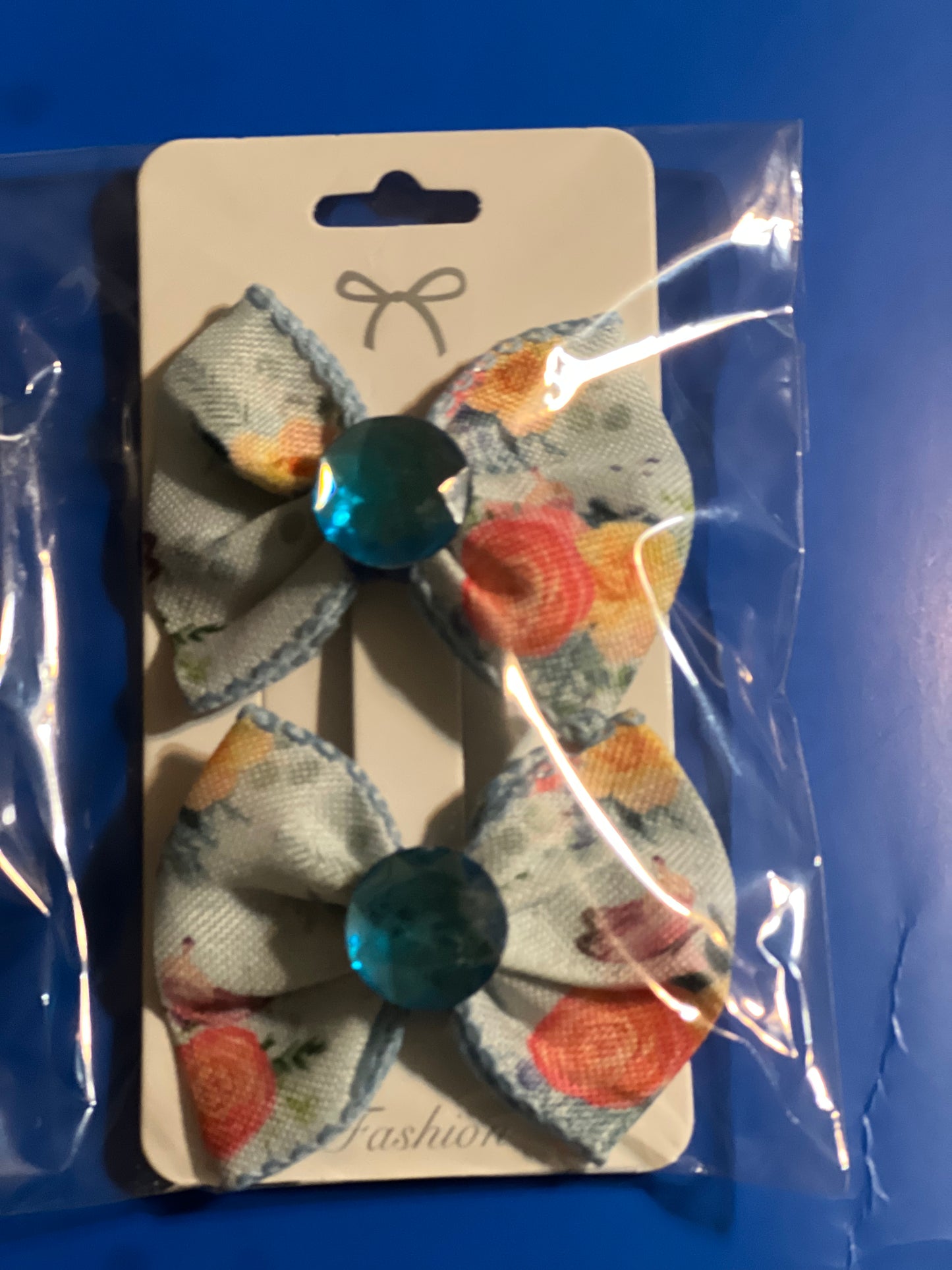 2 blue flowers Hair bows