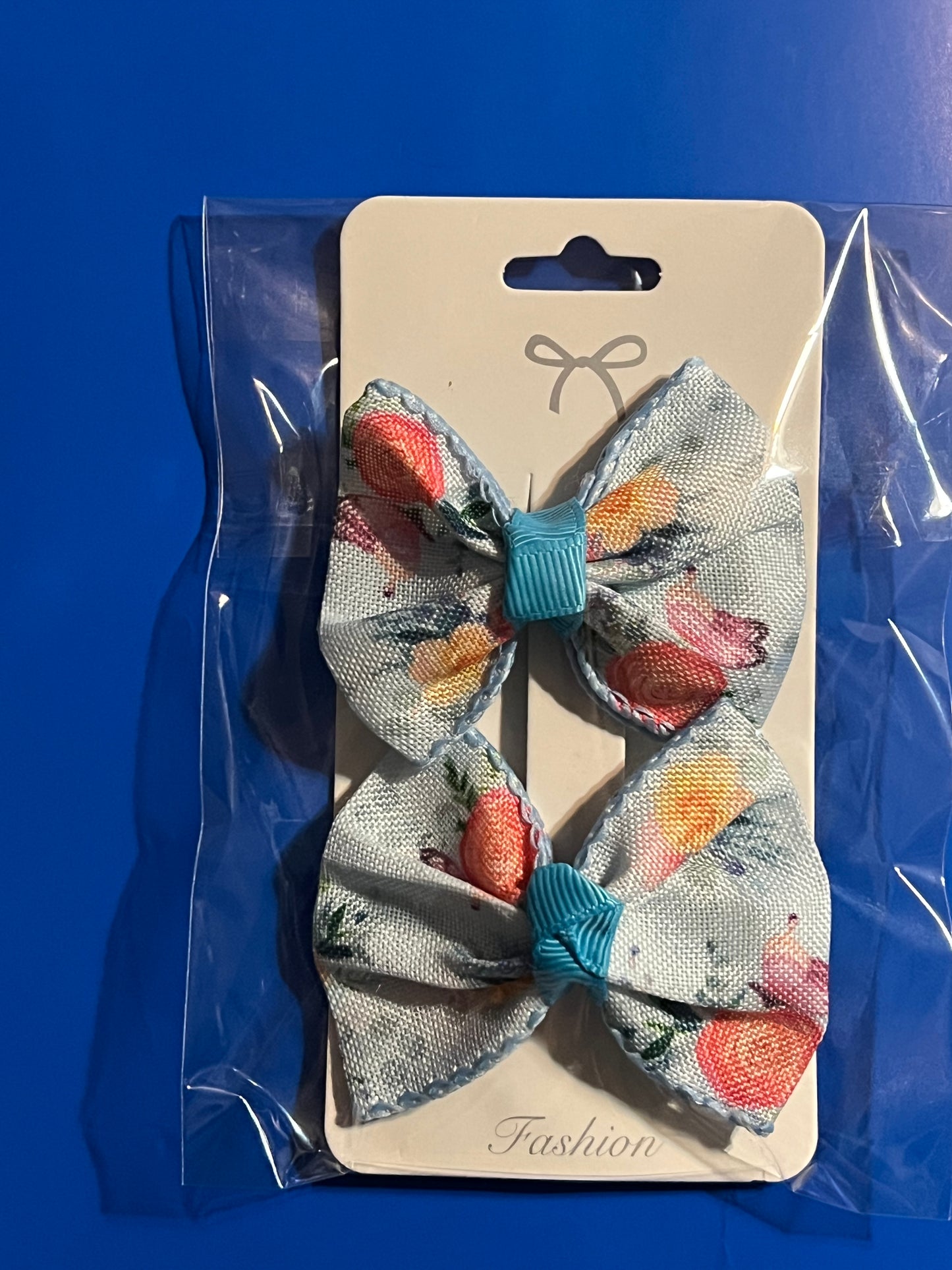 2 blue flowers Hair bows