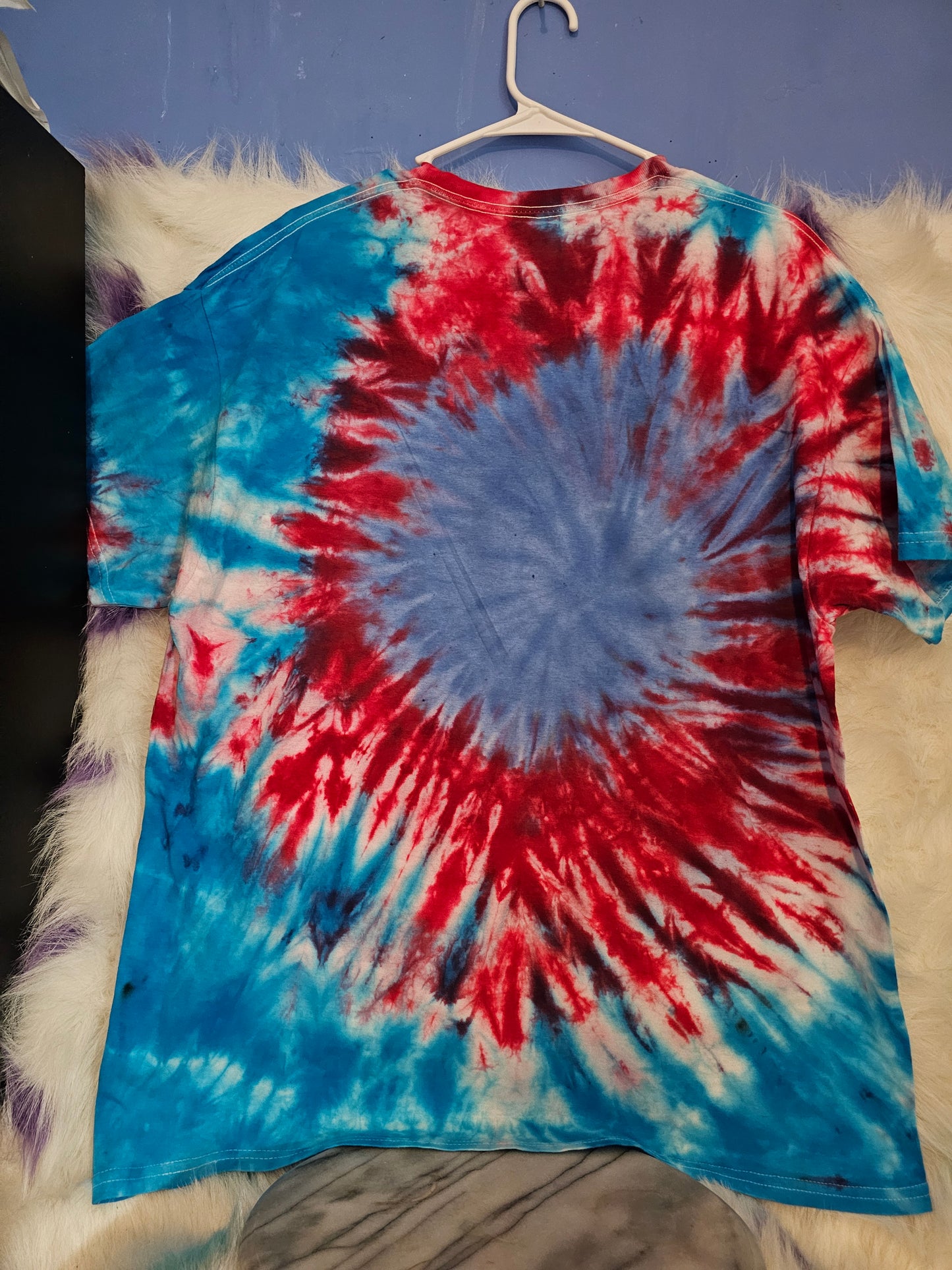 Size XL 100% cotton blue & red tye dye All America chick Tshirt