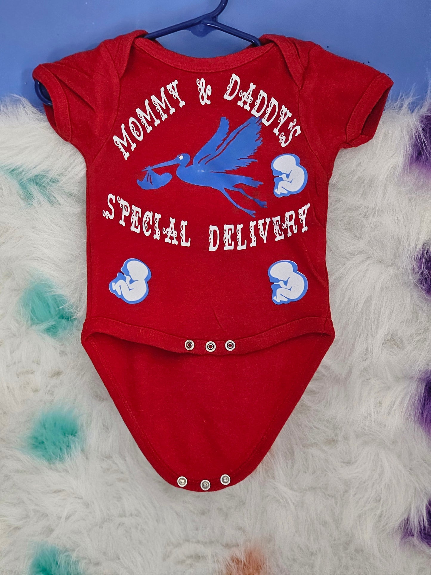 Size 0to3 months 100% cotton Mommy &Daddy's special delivery