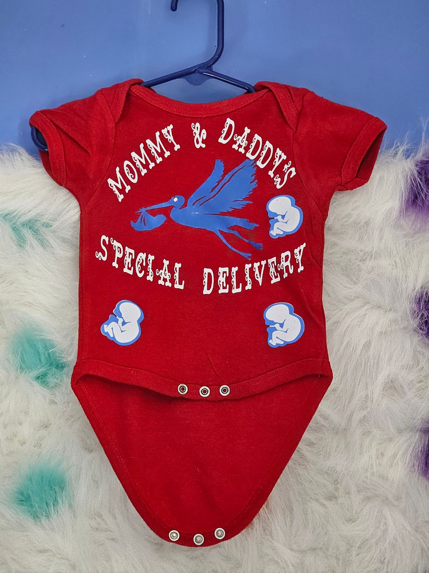 Size 0to3 months 100% cotton Mommy &Daddy's special delivery