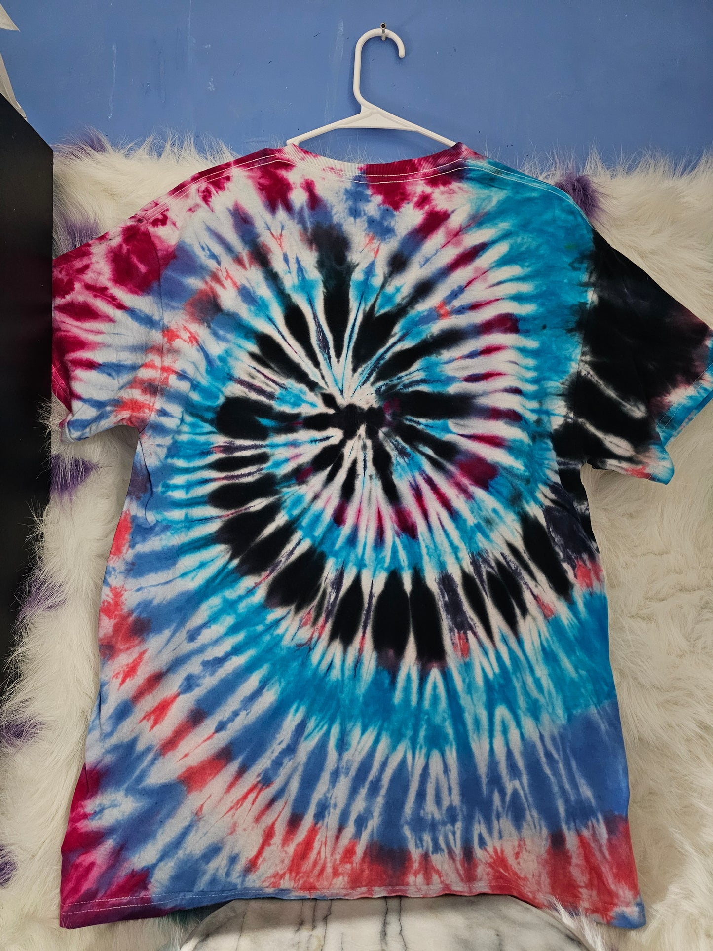 Size L 100% cotton Red, black & blue tye dye Tshirt