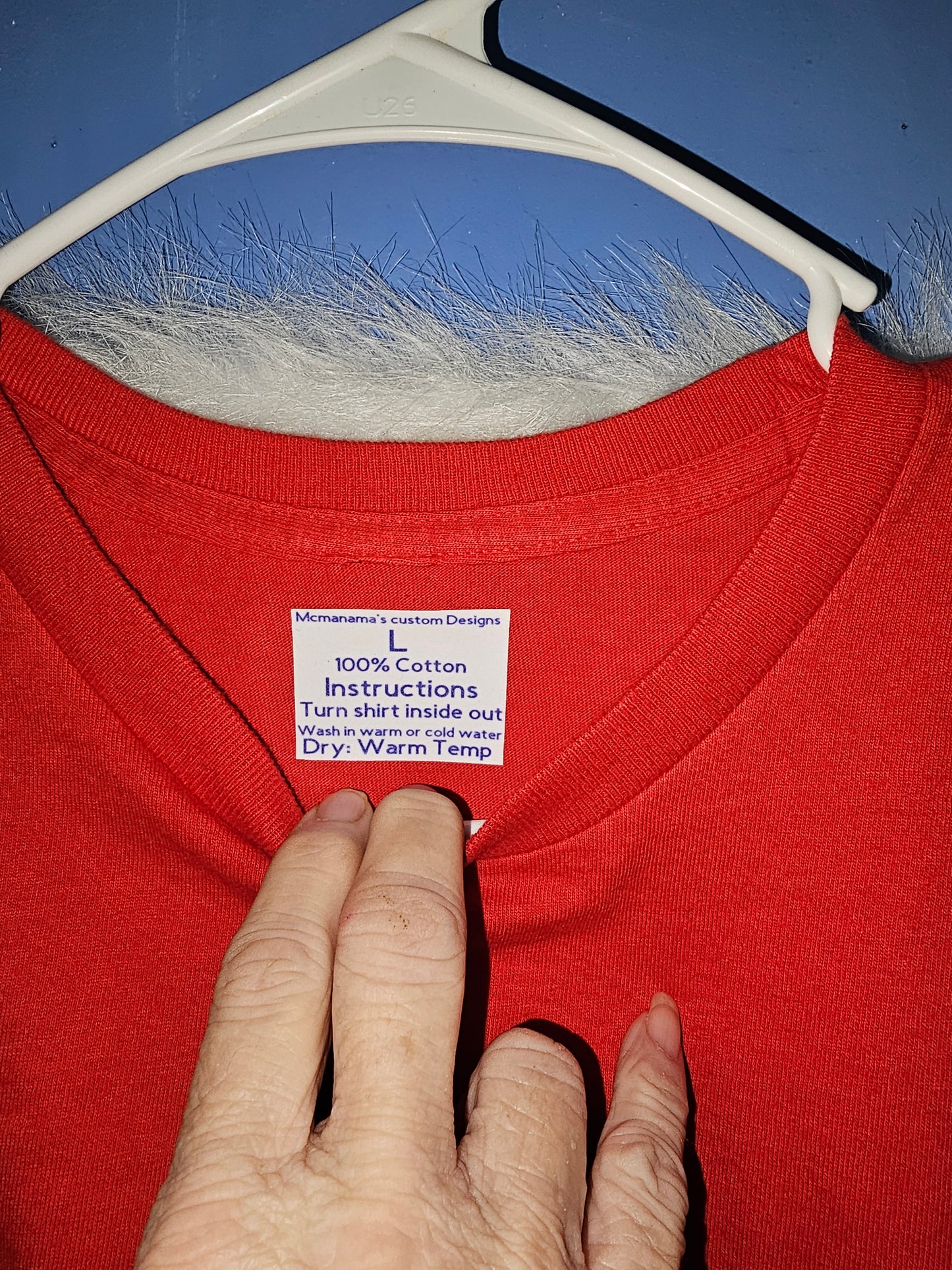 Size L 100% cotton Red Momlife Tshirt