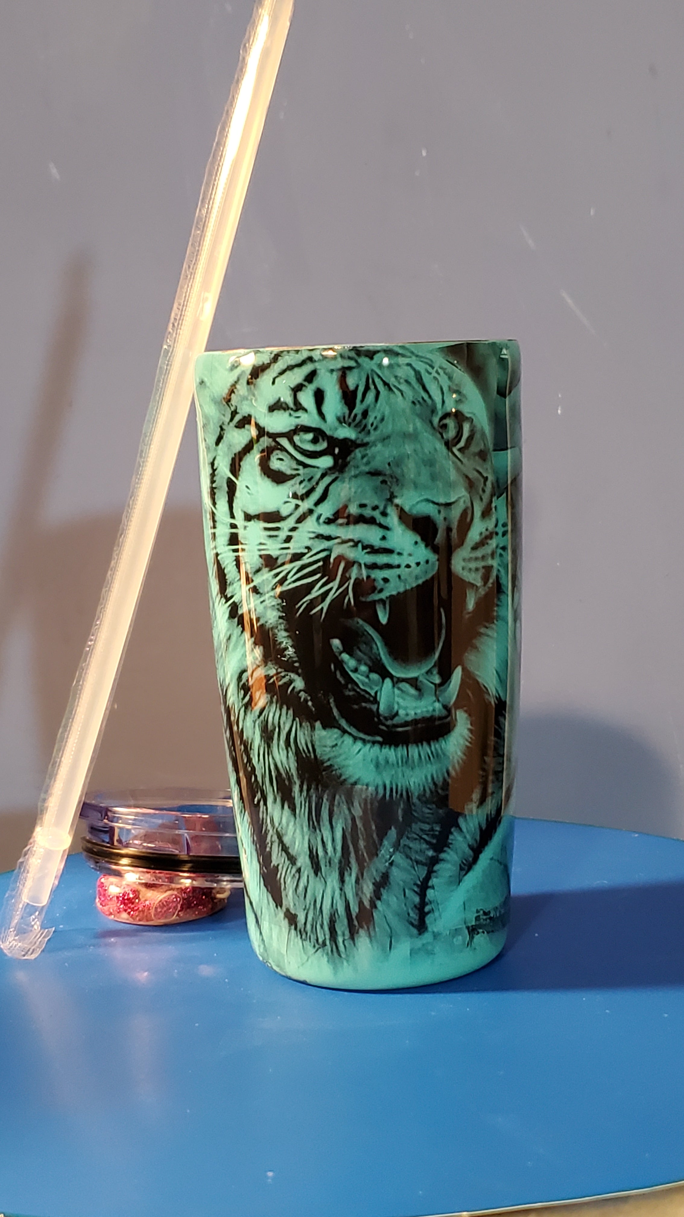 The lion cup