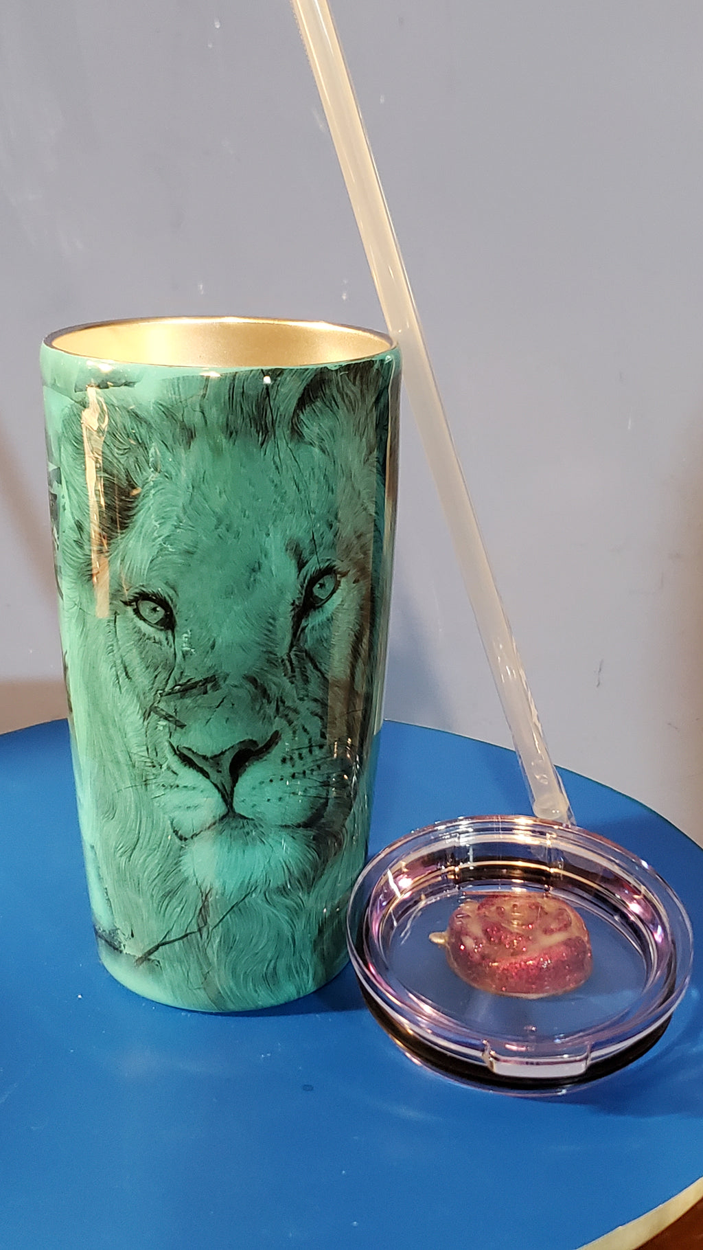 The lion cup