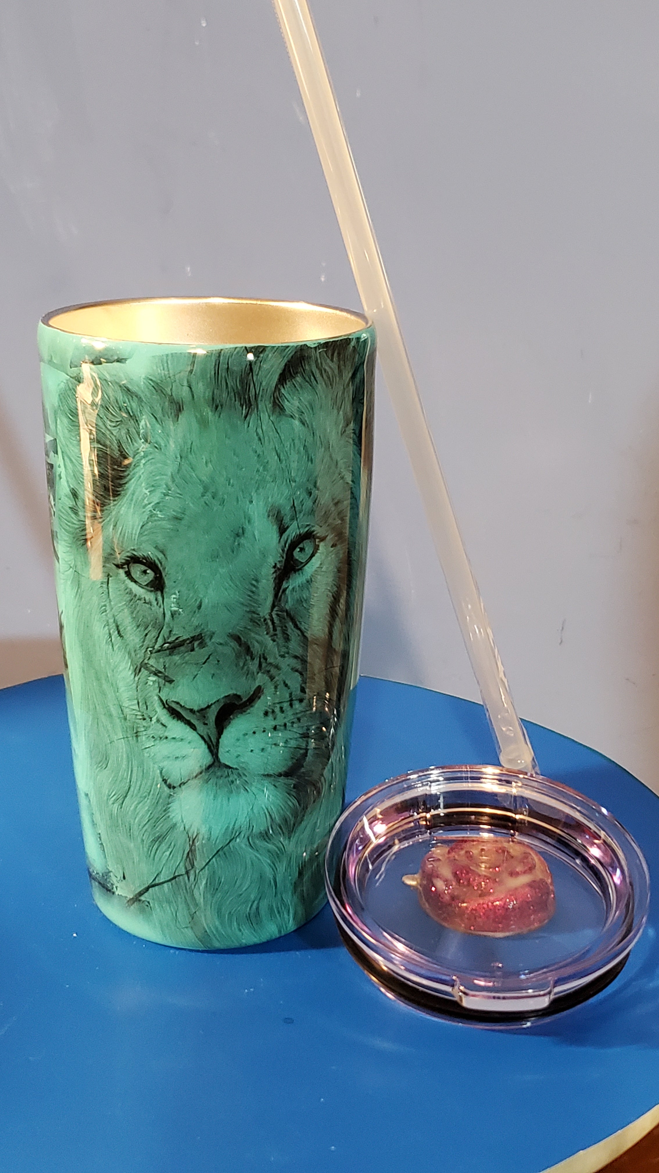 The lion cup