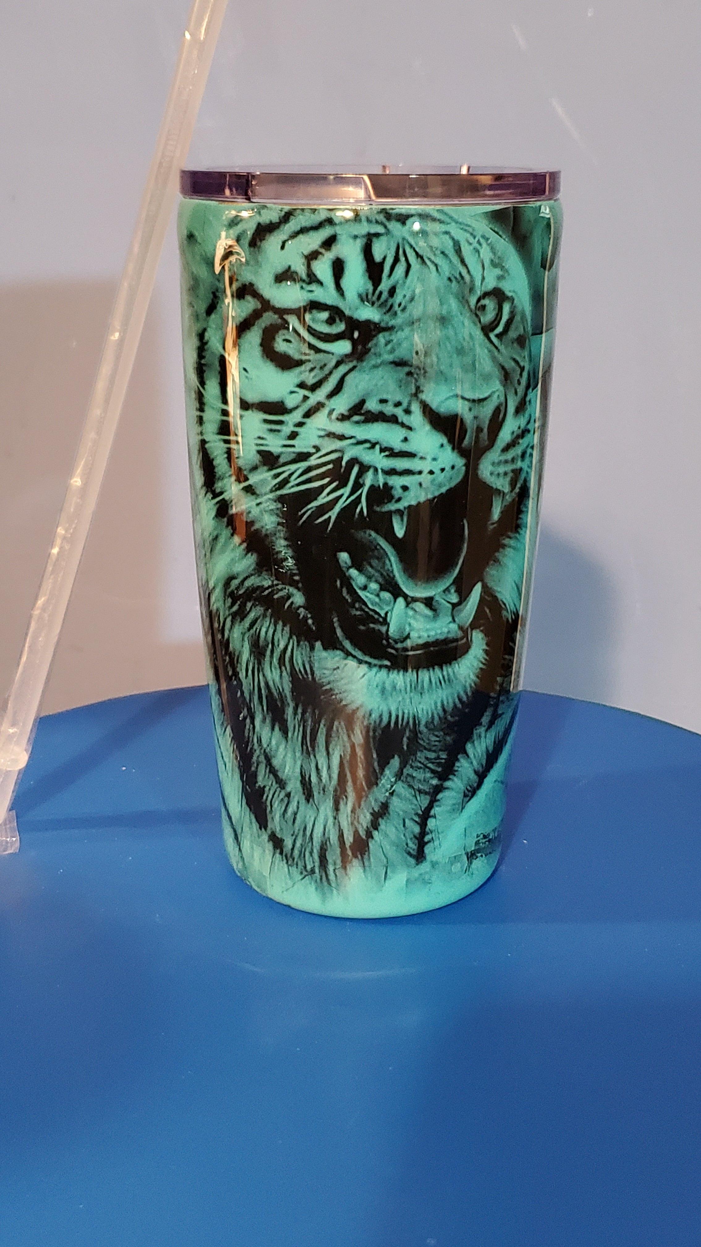 The lion cup